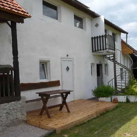 Mi-ri Balance Vendeghaz Guest house *