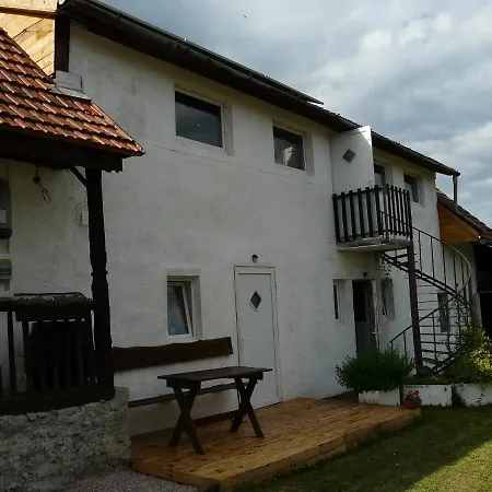 Mi-ri Balance Vendeghaz Guest house *